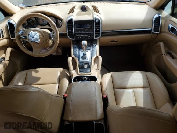 ✅ 2014 Porsche Cayenne S • VIN: WP1AB2A26ELA56135 • Lot: 54850805. Wystawiony na Copart z przebiegiem 126 406 mil. Bezpłatny archiwum sprzedaży aukcyjnych z USA i szczegółowy raport historii pojazdu na DreamBid. Zdjęcie 8.