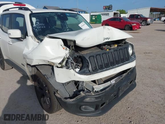 ✅ 2017 Jeep Renegade Latitude • VIN: ZACCJABB2HPF72823 • Lot: 42794334. Listed on IAAI with 96,418 mi. Free auction sales archive from the USA and detailed vehicle history report at DreamBid. Image 6.