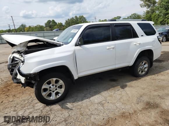 ✅ 2018 Toyota 4Runner SR5 • VIN: JTEZU5JR1J5186864 • Лот: 70490855. Опубликован ранее на Copart с пробегом 95 986 миль. Бесплатный доступ к архиву аукционных продаж из США и подробный отчёт об истории автомобиля на DreamBid. Изображение 1.