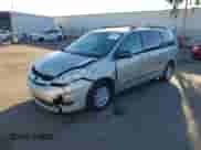 2005 Toyota Sienna LE z VIN 5TDZA23C55S326516, wystawiony jako IAAI lot #43476821 z przebiegiem 117 254 mil mil oraz . Historia ofert i sprzedaży dostępna na DreamBid. Obrazek 2.