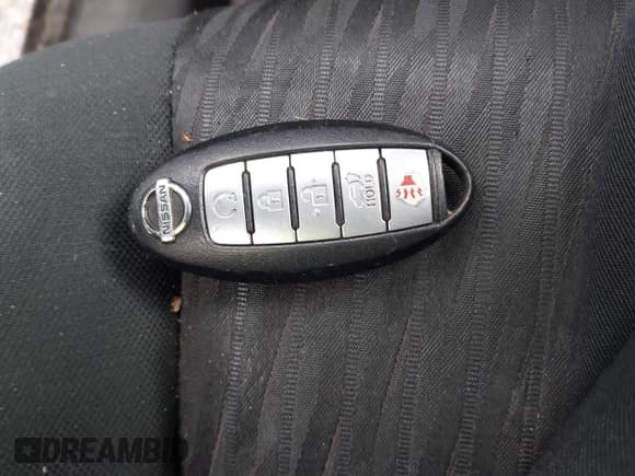 ✅ 2018 Nissan Rogue S • VIN: 5N1AT2MV3JC773456 • Lot: 43563754. Wystawiony na IAAI z przebiegiem 146 938 mil. Bezpłatny archiwum sprzedaży aukcyjnych z USA i szczegółowy raport historii pojazdu na DreamBid. Zdjęcie 11.