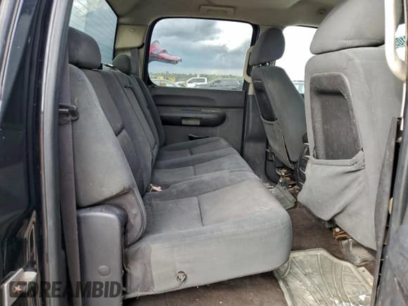 ✅ 2008 Chevrolet Silverado 2500HD 1LT • VIN: 1GCHC23698F105781 • Lot: 94409105. Wystawiony na Copart z przebiegiem Nie podano. Bezpłatny archiwum sprzedaży aukcyjnych z USA i szczegółowy raport historii pojazdu na DreamBid. Zdjęcie 11.