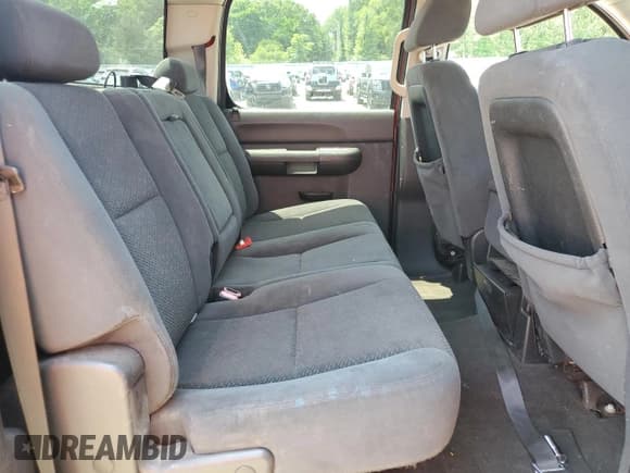 ✅ 2007 Chevrolet Silverado 2500HD 1LT • VIN: 1GCHC23K97F505321 • Lot: 58140565. Wystawiony na Copart z przebiegiem 255 950 mil. Bezpłatny archiwum sprzedaży aukcyjnych z USA i szczegółowy raport historii pojazdu na DreamBid. Zdjęcie 10.