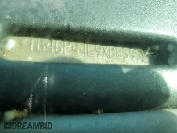 ✅ 1999 Dodge Caravan SE • VIN: 1B4GP44L9XB859556 • Lot: 57126105. Listed on Copart with Not provided. Free auction sales archive from the USA and detailed vehicle history report at DreamBid. Image 13.