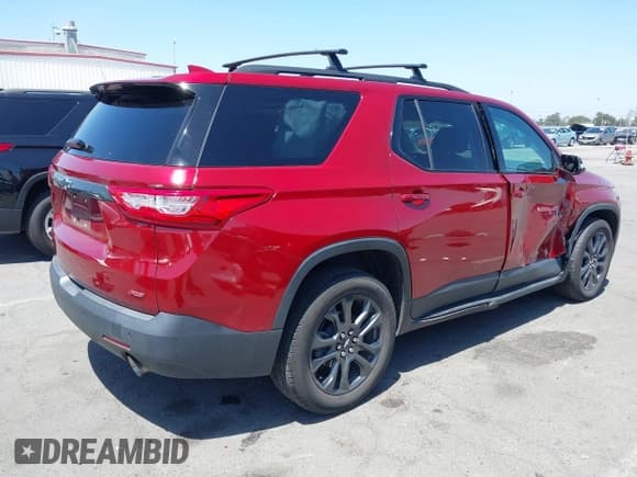 ✅ 2021 Chevrolet Traverse RS • VIN: 1GNERJKW1MJ137085 • Lot: 42533873. Listed on IAAI with 30,886 mi. Free auction sales archive from the USA and detailed vehicle history report at DreamBid. Image 4.