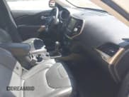 ✅ 2018 Jeep Cherokee Limited • VIN: 1C4PJMDB6JD582257 • Lot: 42167878. Wystawiony na IAAI z przebiegiem 50 513 mil. Bezpłatny archiwum sprzedaży aukcyjnych z USA i szczegółowy raport historii pojazdu na DreamBid. Zdjęcie 5.