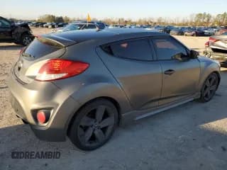 ✅ 2015 Hyundai Veloster Turbo • VIN: KMHTC6AE1FU225882 • Lot: 45584995. Wystawiony na Copart z przebiegiem 97 401 mil. Bezpłatny archiwum sprzedaży aukcyjnych z USA i szczegółowy raport historii pojazdu na DreamBid. Zdjęcie 3.