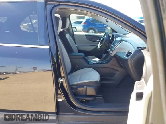 ✅ 2018 Chevrolet Equinox LT • VIN: 2GNAXJEV6J6128088 • Lot: 43427580. Wystawiony na IAAI z przebiegiem 132 279 mil mil. Skorzystaj z bezpłatnego archiwum sprzedaży aukcyjnych z USA i zobacz szczegółowy raport historii pojazdu na DreamBid. Zdjęcie 5.