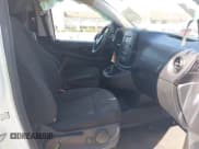 ✅ 2018 Mercedes-Benz Metris Cargo • VIN: WD3PG2EA2J3415757 • Lot: 42029579. Wystawiony na IAAI z przebiegiem 95 269 mil. Bezpłatny archiwum sprzedaży aukcyjnych z USA i szczegółowy raport historii pojazdu na DreamBid. Zdjęcie 5.