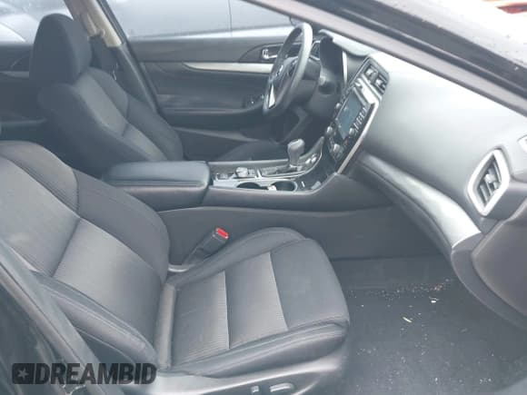 ✅ 2016 Nissan Maxima SV • VIN: 1N4AA6AP6GC400496 • Лот: 41908190. Опубликован ранее на IAAI с пробегом 149 984 миль. Бесплатный доступ к архиву аукционных продаж из США и подробный отчёт об истории автомобиля на DreamBid. Изображение 5.