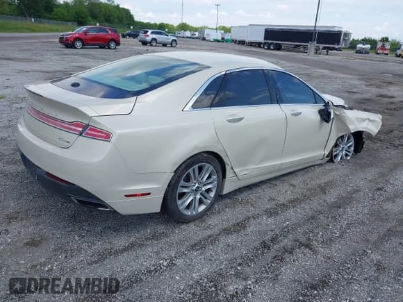 ✅ 2014 Lincoln MKZ • VIN: 3LN6L2G96ER833211 • Lot: 42352364. Wystawiony na IAAI z przebiegiem 46 834 mil. Bezpłatny archiwum sprzedaży aukcyjnych z USA i szczegółowy raport historii pojazdu na DreamBid. Zdjęcie 4.