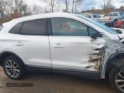 ✅ 2017 Lincoln MKC Select • VIN: 5LMCJ2D91HUL69722 • Лот: 43494196. Опубликован ранее на IAAI с пробегом 103 919 миль. Бесплатный доступ к архиву аукционных продаж из США и подробный отчёт об истории автомобиля на DreamBid. Изображение 13.