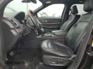 ✅ 2018 Ford Explorer Platinum • VIN: 1FM5K8HT0JGA40158 • Lot: 56282075. Wystawiony na Copart z przebiegiem 109 769 mil. Bezpłatny archiwum sprzedaży aukcyjnych z USA i szczegółowy raport historii pojazdu na DreamBid. Zdjęcie 7.