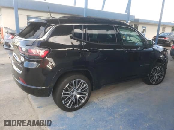 ✅ 2023 Jeep Compass (RED) Edition • VIN: 3C4NJDCN0PT538700 • Lot: 85641255. Wystawiony na Copart z przebiegiem 14 884 mil. Bezpłatny archiwum sprzedaży aukcyjnych z USA i szczegółowy raport historii pojazdu na DreamBid. Zdjęcie 3.