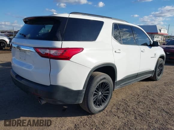 ✅ 2019 Chevrolet Traverse LT Cloth • VIN: 1GNERGKW1KJ137975 • Lot: 43710356. Wystawiony na IAAI z przebiegiem 168 596 mil. Bezpłatny archiwum sprzedaży aukcyjnych z USA i szczegółowy raport historii pojazdu na DreamBid. Zdjęcie 4.