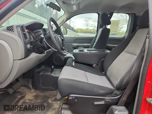 ✅ 2008 Chevrolet Silverado 2500HD Work Truck • VIN: 1GCHK29K98E154136 • Лот: 85484845. Опубликован ранее на Copart с пробегом 120 348 миль. Бесплатный доступ к архиву аукционных продаж из США и подробный отчёт об истории автомобиля на DreamBid. Изображение 7.