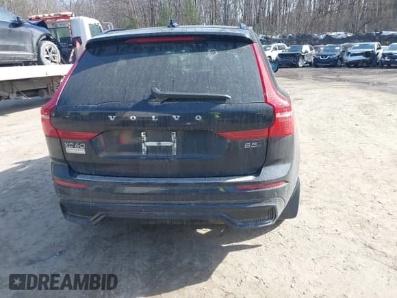 ✅ 2023 Volvo XC60 Plus Dark Theme • VIN: YV4L12RW1P1226384 • Lot: 41798305. Listed on IAAI with 88,622 mi. Free auction sales archive from the USA and detailed vehicle history report at DreamBid. Image 16.