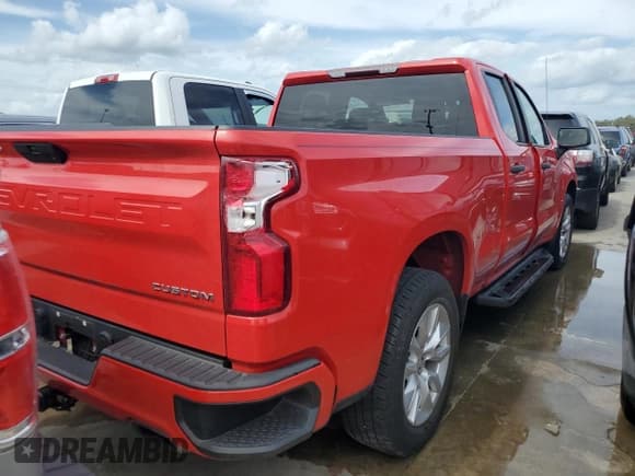 ✅ 2020 Chevrolet Silverado 1500 Custom • VIN: 1GCRWBEF9LZ194252 • Lot: 74852424. Wystawiony na Copart z przebiegiem Nie podano. Bezpłatny archiwum sprzedaży aukcyjnych z USA i szczegółowy raport historii pojazdu na DreamBid. Zdjęcie 3.