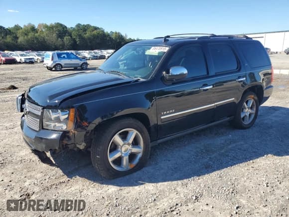✅ 2013 Chevrolet Tahoe LTZ • VIN: 1GNSCCE00DR325458 • Lot: 86470915. Wystawiony na Copart z przebiegiem 171 992 mil. Bezpłatny archiwum sprzedaży aukcyjnych z USA i szczegółowy raport historii pojazdu na DreamBid. Zdjęcie 1.