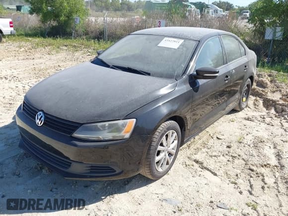 ✅ 2011 Volkswagen Jetta SE • VIN: 3VWDX7AJ4BM309187 • Lot: 43527811. Wystawiony na IAAI z przebiegiem 135 973 mil. Bezpłatny archiwum sprzedaży aukcyjnych z USA i szczegółowy raport historii pojazdu na DreamBid. Zdjęcie 2.