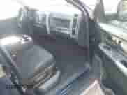 2018 Ram 1500 Express z VIN 1C6RR7KG3JS339414, wystawiony jako IAAI lot #43356346 z przebiegiem 100 865 mil mil oraz . Historia ofert i sprzedaży dostępna na DreamBid. Obrazek 5.