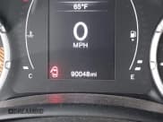 ✅ 2020 Jeep Renegade Latitude • VIN: ZACNJABB4LPM00470 • Lot: 43076475. Wystawiony na IAAI z przebiegiem 90 048 mil. Bezpłatny archiwum sprzedaży aukcyjnych z USA i szczegółowy raport historii pojazdu na DreamBid. Zdjęcie 15.