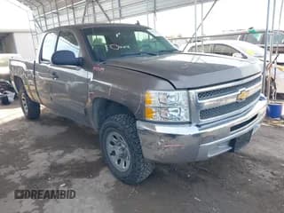 ✅ 2013 Chevrolet Silverado 1500 LS • VIN: 1GCRCREA9DZ136763 • Lot: 41053108. Listed on IAAI with 132,332 mi. Free auction sales archive from the USA and detailed vehicle history report at DreamBid. Image 1.