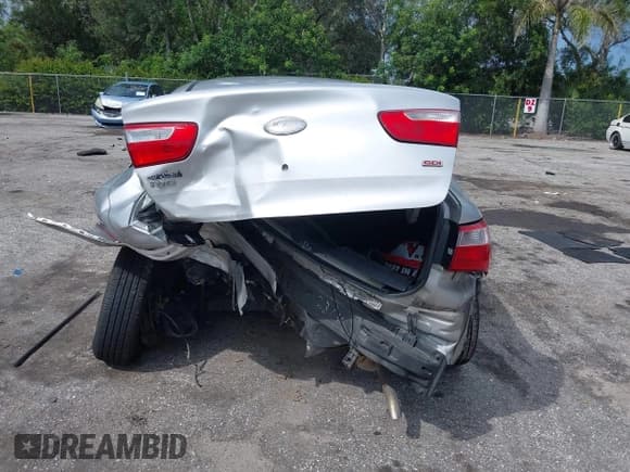 ✅ 2013 Kia Rio LX • VIN: KNADM4A34D6206203 • Lot: 43327198. Wystawiony na IAAI z przebiegiem 88 139 mil. Bezpłatny archiwum sprzedaży aukcyjnych z USA i szczegółowy raport historii pojazdu na DreamBid. Zdjęcie 17.