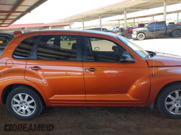 ✅ 2007 Chrysler PT Cruiser Limited • VIN: 3A8FY688X7T593663 • Lot: 42013525. Wystawiony na IAAI z przebiegiem 37 208 mil. Bezpłatny archiwum sprzedaży aukcyjnych z USA i szczegółowy raport historii pojazdu na DreamBid. Zdjęcie 13.