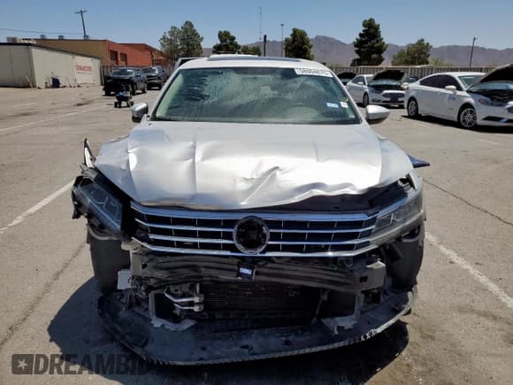 ✅ 2018 Volkswagen Passat SE • VIN: 1VWBA7A30JC044102 • Lot: 58004675. Listed on Copart with 56,199 mi. Free auction sales archive from the USA and detailed vehicle history report at DreamBid. Image 5.