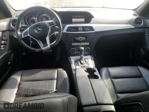 ✅ 2014 Mercedes-Benz C 300 Sport • VIN: WDDGF8AB7EA930111 • Lot: 50959005. Wystawiony na Copart z przebiegiem 195 477 mil. Bezpłatny archiwum sprzedaży aukcyjnych z USA i szczegółowy raport historii pojazdu na DreamBid. Zdjęcie 8.