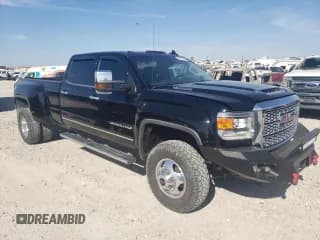 ✅ 2018 GMC Sierra 3500HD Denali • VIN: 1GT42YEY6JF115211 • Lot: 78333694. Wystawiony na Copart z przebiegiem 178 170 mil. Bezpłatny archiwum sprzedaży aukcyjnych z USA i szczegółowy raport historii pojazdu na DreamBid. Zdjęcie 4.
