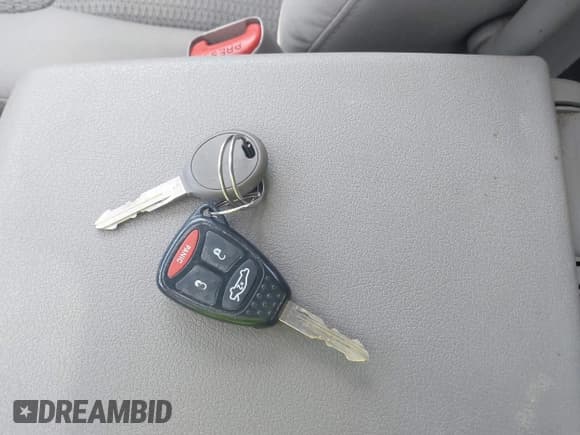 ✅ 2007 Jeep Commander Sport • VIN: 1J8HG48KX7C669647 • Lot: 41607617. Wystawiony na IAAI z przebiegiem 333 861 mil. Bezpłatny archiwum sprzedaży aukcyjnych z USA i szczegółowy raport historii pojazdu na DreamBid. Zdjęcie 11.