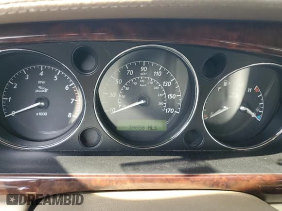 ✅ 2007 Jaguar XJ Vanden Plas • VIN: SAJWA82BX7SH13043 • Lot: 65754275. Wystawiony na Copart z przebiegiem 39 858 mil. Bezpłatny archiwum sprzedaży aukcyjnych z USA i szczegółowy raport historii pojazdu na DreamBid. Zdjęcie 9.