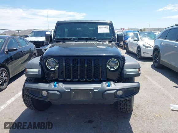 ✅ 2023 Jeep Wrangler • VIN: 1C4JJXN65PW628974 • Lot: 42867075. Wystawiony na IAAI z przebiegiem 62 357 mil. Bezpłatny archiwum sprzedaży aukcyjnych z USA i szczegółowy raport historii pojazdu na DreamBid. Zdjęcie 12.