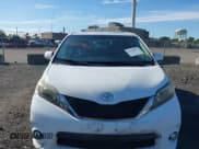 ✅ 2013 Toyota Sienna SE • VIN: 5TDXK3DC5DS366957 • Lot: 43209813. Listed on IAAI with 251,865 mi. Free auction sales archive from the USA and detailed vehicle history report at DreamBid. Image 6.