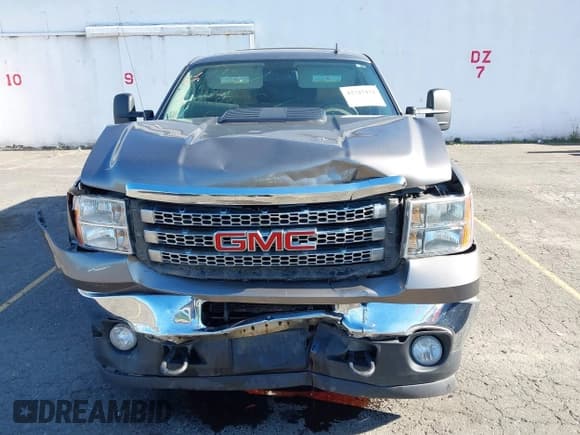 ✅ 2012 GMC Sierra 2500HD SLT • VIN: 1GT121C81CF149119 • Lot: 42745434. Wystawiony na IAAI z przebiegiem 172 132 mil. Bezpłatny archiwum sprzedaży aukcyjnych z USA i szczegółowy raport historii pojazdu na DreamBid. Zdjęcie 6.