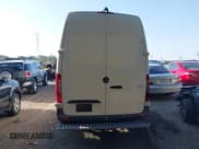 ✅ 2019 Mercedes-Benz Sprinter • VIN: WD3PF1CD3KP062854 • Lot: 42651540. Wystawiony na IAAI z przebiegiem 223 934 mil. Bezpłatny archiwum sprzedaży aukcyjnych z USA i szczegółowy raport historii pojazdu na DreamBid. Zdjęcie 16.