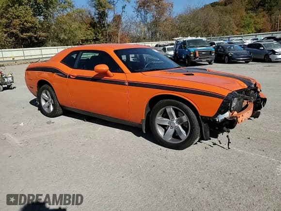 ✅ 2012 Dodge Challenger R/T Plus • VIN: 2C3CDYBT1CH158598 • Lot: 77275724. Wystawiony na Copart z przebiegiem Nie podano. Bezpłatny archiwum sprzedaży aukcyjnych z USA i szczegółowy raport historii pojazdu na DreamBid. Zdjęcie 11.
