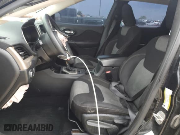 ✅ 2014 Jeep Cherokee Sport • VIN: 1C4PJLAB4EW112446 • Lot: 70829215. Wystawiony na Copart z przebiegiem 158 200 mil. Bezpłatny archiwum sprzedaży aukcyjnych z USA i szczegółowy raport historii pojazdu na DreamBid. Zdjęcie 7.