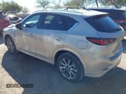 ✅ 2025 Mazda CX-5 S Premium Plus • VIN: JM3KFBEMXS0615681 • Лот: 43563322. Опубликован ранее на IAAI с пробегом 10 796 миль. Бесплатный доступ к архиву аукционных продаж из США и подробный отчёт об истории автомобиля на DreamBid. Изображение 3.