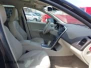 ✅ 2012 Volvo XC60 3.0L • VIN: YV4902DZXC2303420 • Lot: 42305728. Wystawiony na IAAI z przebiegiem 69 989 mil. Bezpłatny archiwum sprzedaży aukcyjnych z USA i szczegółowy raport historii pojazdu na DreamBid. Zdjęcie 5.