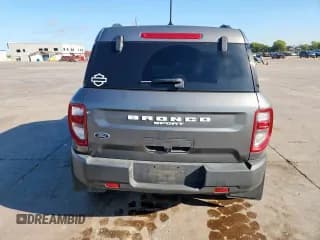 ✅ 2022 Ford Bronco Sport Badlands • VIN: 3FMCR9D95NRD53594 • Lot: 89689025. Wystawiony na Copart z przebiegiem 21 364 mil. Bezpłatny archiwum sprzedaży aukcyjnych z USA i szczegółowy raport historii pojazdu na DreamBid. Zdjęcie 6.