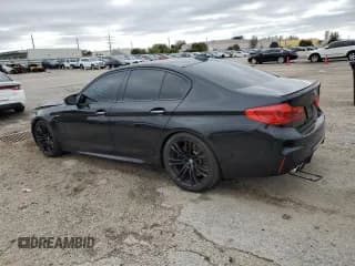 ✅ 2018 BMW M5 • VIN: WBSJF0C56JB282170 • Lot: 41608324. Wystawiony na Copart z przebiegiem 89 815 mil. Bezpłatny archiwum sprzedaży aukcyjnych z USA i szczegółowy raport historii pojazdu na DreamBid. Zdjęcie 2.