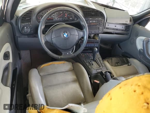 ✅ 1998 BMW 3 Series M3 • VIN: WBSBK033XWEC39667 • Лот: 47055975. Опубликован ранее на Copart с пробегом 166 997 миль. Бесплатный доступ к архиву аукционных продаж из США и подробный отчёт об истории автомобиля на DreamBid. Изображение 8.