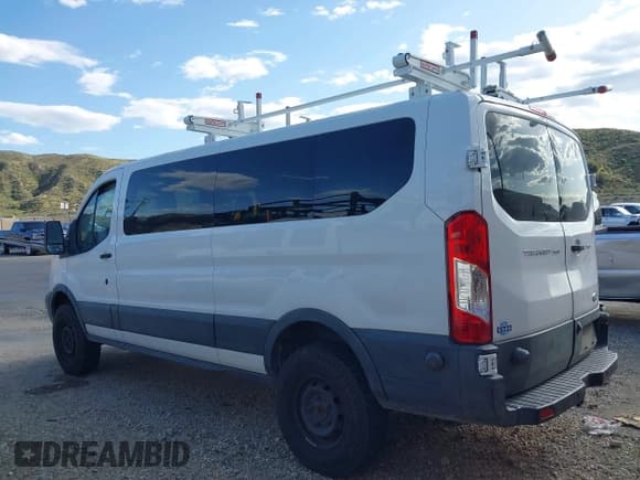 ✅ 2017 Ford Transit XL • VIN: 1FBZX2YM2HKB05049 • Lot: 41966567. Wystawiony na IAAI z przebiegiem Nie podano. Bezpłatny archiwum sprzedaży aukcyjnych z USA i szczegółowy raport historii pojazdu na DreamBid. Zdjęcie 14.