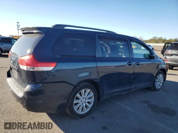 ✅ 2011 Toyota Sienna LE • VIN: 5TDJK3DC6BS004669 • Lot: 87207195. Wystawiony na Copart z przebiegiem 204 081 mil. Bezpłatny archiwum sprzedaży aukcyjnych z USA i szczegółowy raport historii pojazdu na DreamBid. Zdjęcie 3.