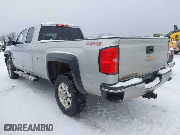 ✅ 2015 Chevrolet Silverado 2500HD LT • VIN: 1GC2KVEG4FZ555799 • Lot: 41308705. Wystawiony na IAAI z przebiegiem 206 455 mil. Bezpłatny archiwum sprzedaży aukcyjnych z USA i szczegółowy raport historii pojazdu na DreamBid. Zdjęcie 3.