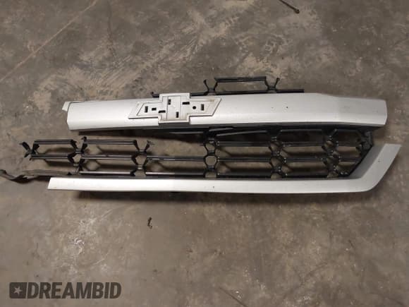 ✅ 2016 Chevrolet Silverado 1500 Custom • VIN: 1GCVKPEC4GZ276439 • Lot: 43381476. Wystawiony na IAAI z przebiegiem 162 310 mil. Bezpłatny archiwum sprzedaży aukcyjnych z USA i szczegółowy raport historii pojazdu na DreamBid. Zdjęcie 12.