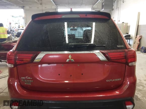 ✅ 2018 Mitsubishi Outlander ES • VIN: JA4AZ3A31JZ069050 • Lot: 43579003. Listed on IAAI with 139,825 mi. Free auction sales archive from the USA and detailed vehicle history report at DreamBid. Image 16.